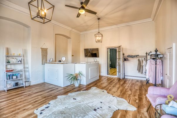 Interior, Pendant Lights, Wood Texture Flooring
