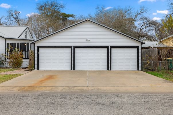Detached Garage, Exterior
