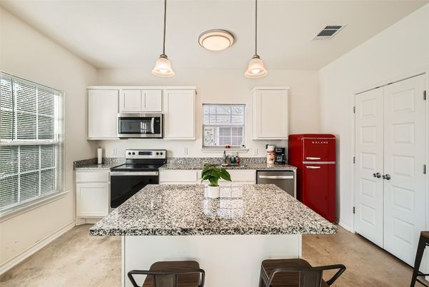 Interior, Kitchen, Pendant Lights, Stainless Steel Appliances