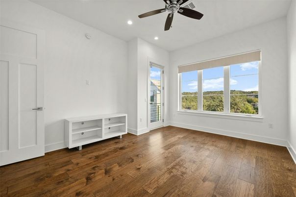 Empty room, Interior, Recessed Lighting, Wood Texture Flooring