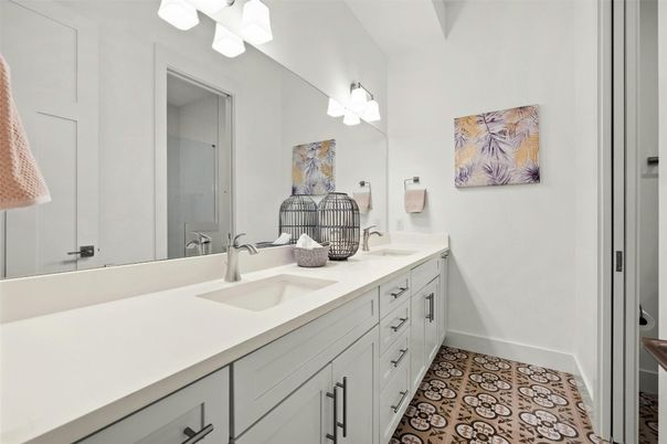 Bathroom, Dual Sink Vanities, Interior