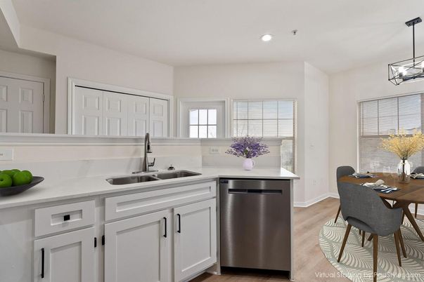 Dining room, Interior, Kitchen, Pendant Lights, Recessed Lighting, Wood Texture Flooring