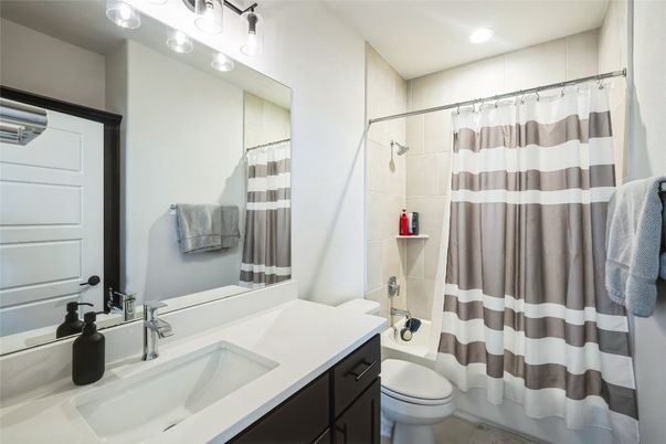 Bathroom, Interior, Recessed Lighting