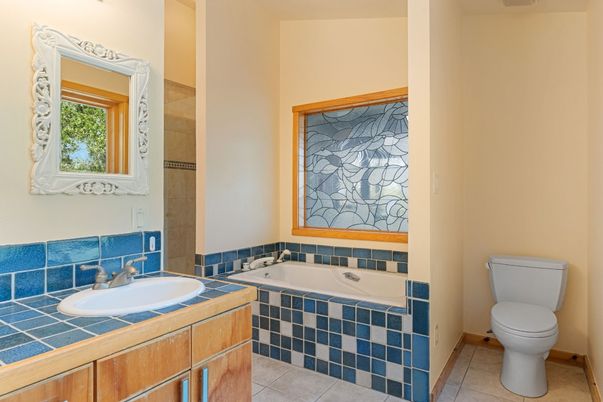 Bathroom, Interior, Tile Countertops