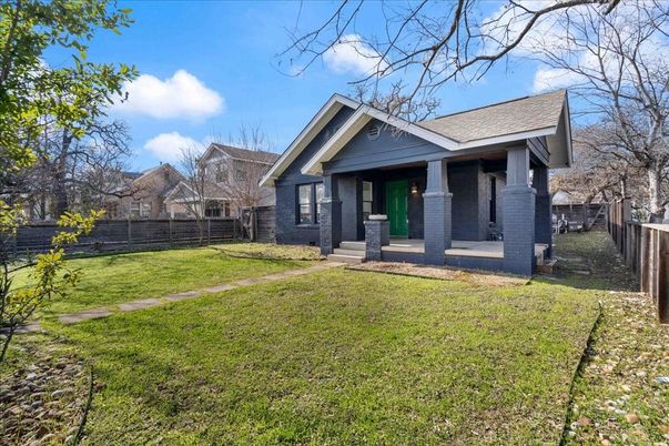 Backyard, Exterior, Facade, Brick Facade, American Craftsman