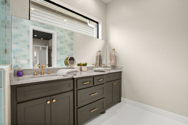 Bathroom, Dual Sink Vanities, Interior, Recessed Lighting
