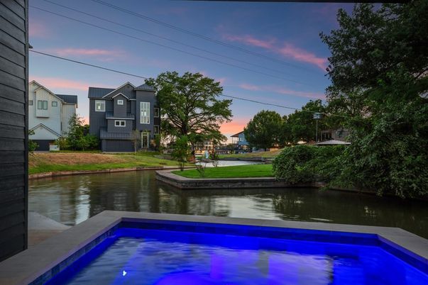 Exterior, Lake, Pool