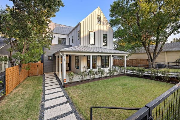 Backyard, Exterior, Facade, Farmhouse
