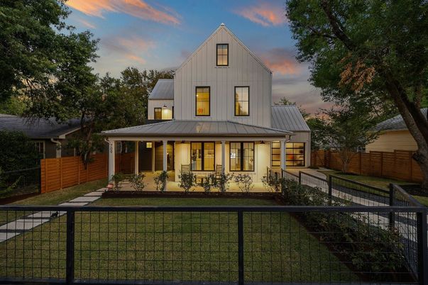 Backyard, Exterior, Facade, Farmhouse