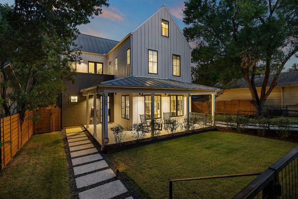 Backyard, Exterior, Facade, Farmhouse