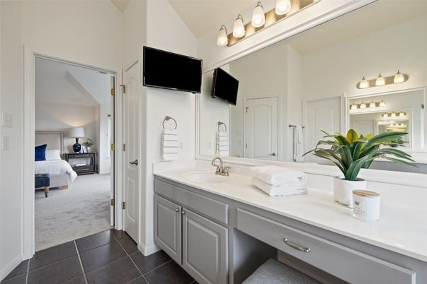 Bathroom, Bedroom, Dual Sink Vanities, Interior
