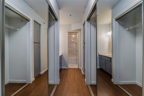 Bathroom, Interior, Walk-in Closets, Wood Texture Flooring