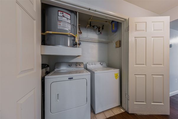 Interior, Utility Closets, Washer, Wood Texture Flooring