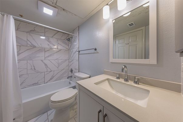 Bathroom, Interior, Marble Walls