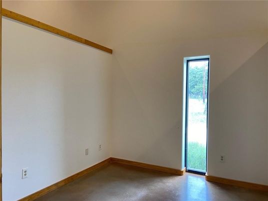 Empty room, Interior, Wooden Beams