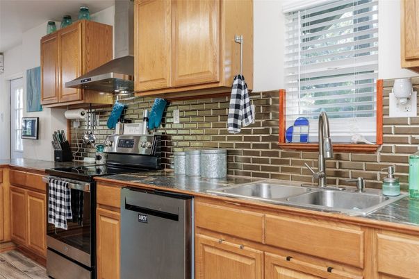 Interior, Kitchen, Stainless Steel Appliances