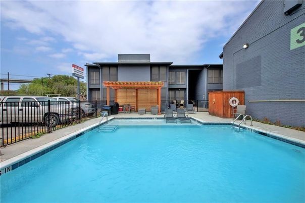 Exterior, Pool