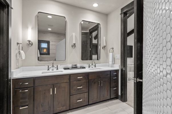 Bathroom, Dual Sink Vanities, Interior, Recessed Lighting