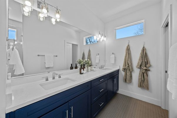 Bathroom, Dual Sink Vanities, Interior