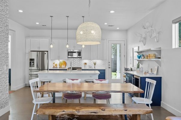 Dining room, Interior, Kitchen, Pendant Lights, Recessed Lighting, Stainless Steel Appliances