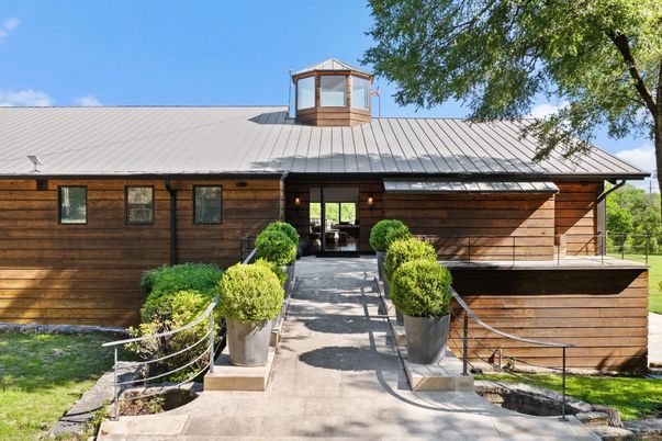 Exterior, Facade, Log Home