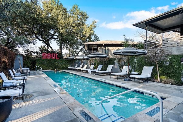 Exterior, Pool