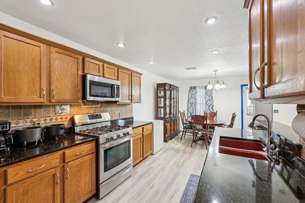 Chandelier, Dining room, Interior, Kitchen, Recessed Lighting, Wood Texture Flooring