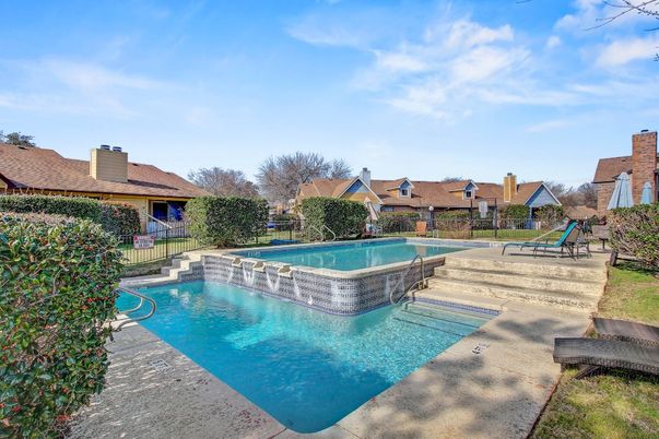 Exterior, Playground, Pool