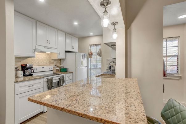Interior, Kitchen, Pendant Lights, Recessed Lighting, Wood Texture Flooring