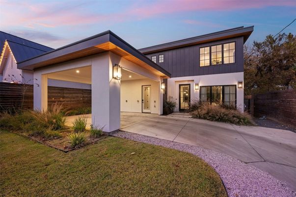 Attached, Exterior, Facade, Modern