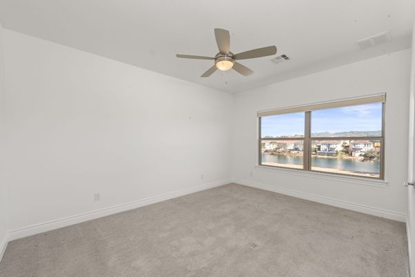 Empty room, Interior, Water