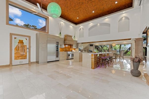 Dining room, Interior, Kitchen, Pendant Lights, Recessed Lighting, Stainless Steel Appliances