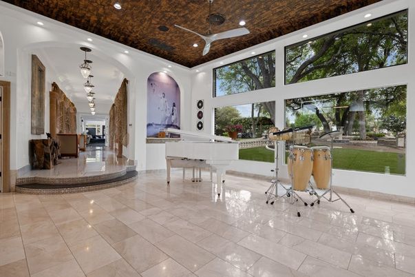 Interior, Pendant Lights, Piano, Recessed Lighting