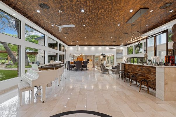 Dining room, Interior, Pendant Lights, Piano, Recessed Lighting