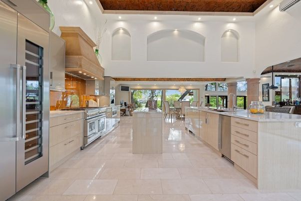 Dining room, Interior, Kitchen, Pendant Lights, Recessed Lighting, Stainless Steel Appliances