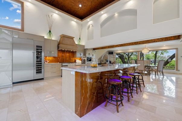 Chandelier, Dining room, Interior, Kitchen, Pendant Lights, Recessed Lighting, Stainless Steel Appliances