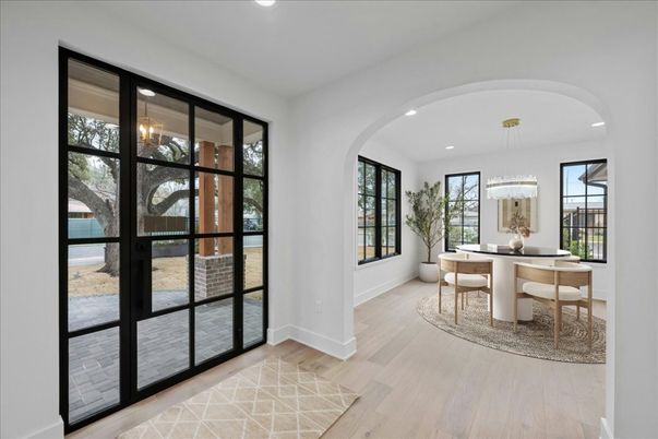 Chandelier, Dining room, Interior, Recessed Lighting, Wood Texture Flooring