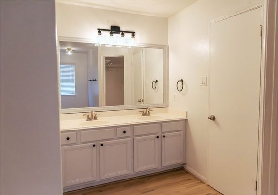Bathroom, Dual Sink Vanities, Interior, Wood Texture Flooring
