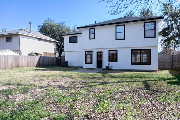 Backyard, Exterior, Facade, Split Level