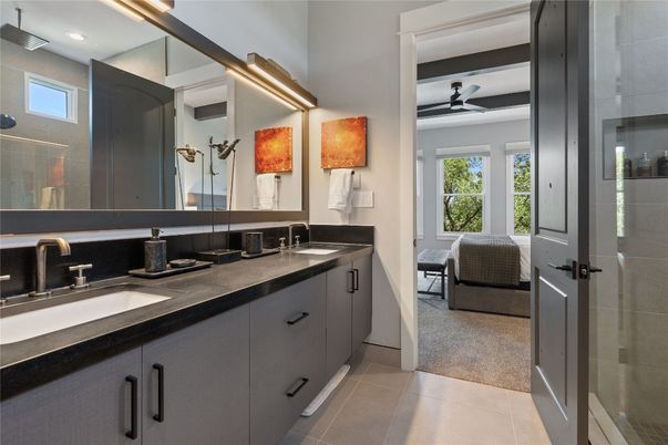 Bathroom, Dual Sink Vanities, Interior, Recessed Lighting