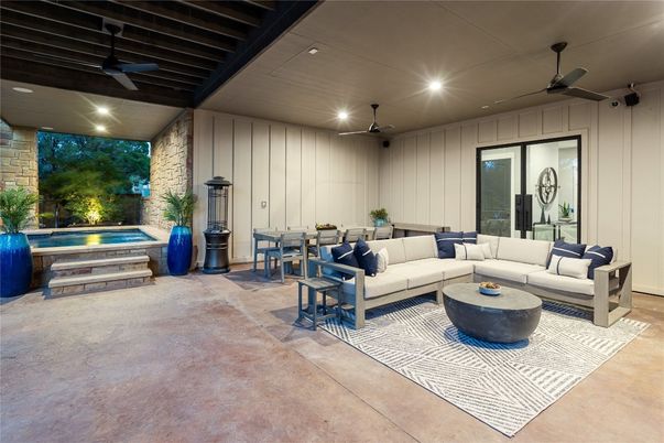 Exterior, Living room, Recessed Lighting