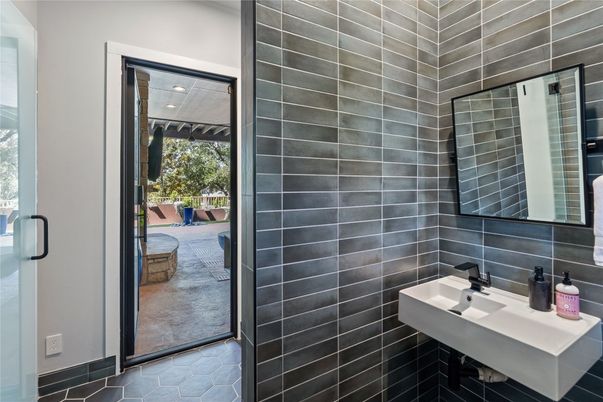 Bathroom, Interior