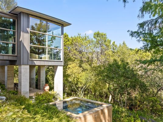 Exterior, Hot Tub