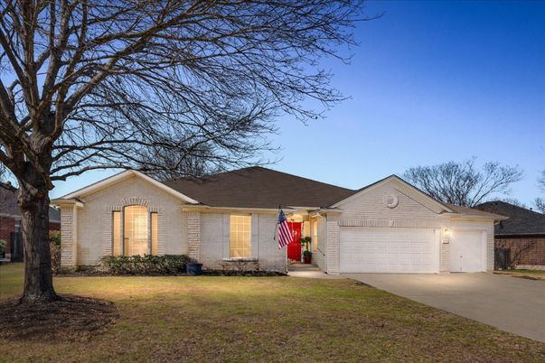 Attached, Exterior, Facade, Brick Facade, Ranch