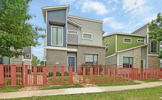 Backyard, Exterior, Facade, Rowhouse
