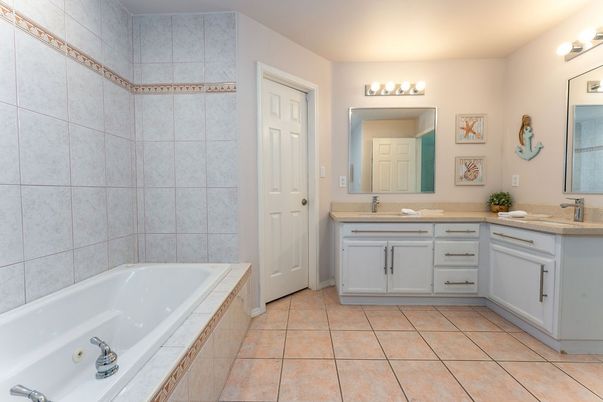 Bathroom, Dual Sink Vanities, Interior