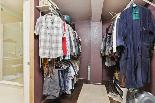 Interior, Walk-in Closets, Wood Texture Flooring