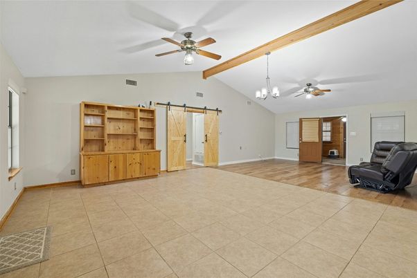 Empty room, Interior, Wooden Beams, Wood Texture Flooring