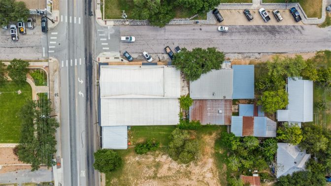 Exterior, Drone