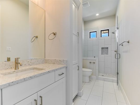 Bathroom, Dual Sink Vanities, Interior, Recessed Lighting